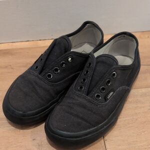 ✅Vans Black Canvas Kids Size 13